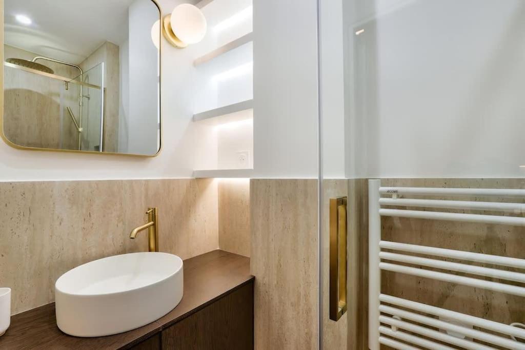 Sublime Duplex Avec Salle De Cinema Apartment *
