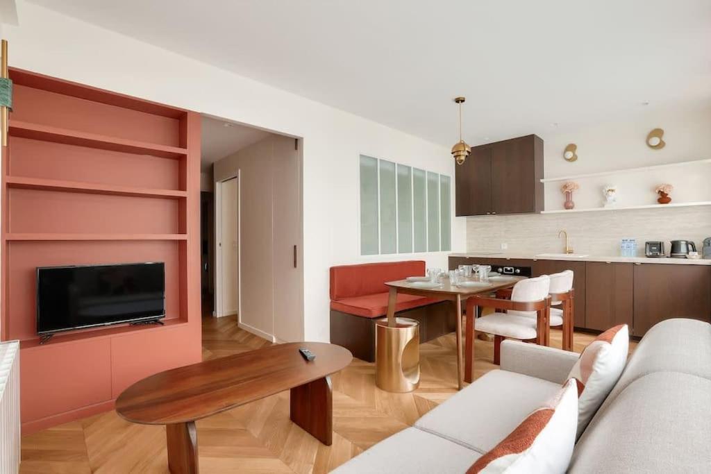 Sublime Duplex Avec Salle De Cinema Paris